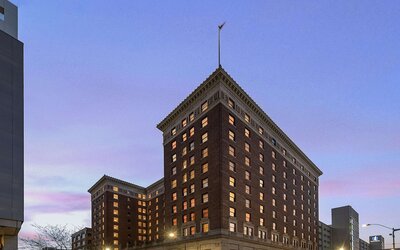 Hotel Fort Des Moines, Curio Collection by Hilton