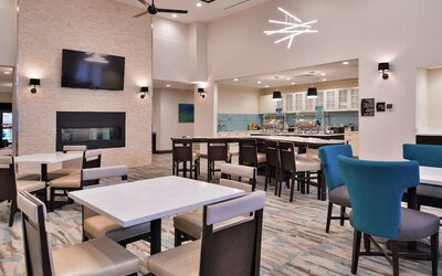 Homewood Suites by Hilton Des Moines Airport