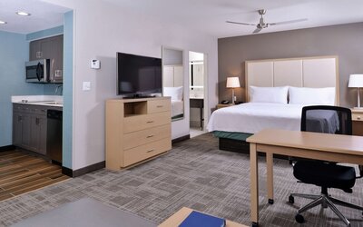 Homewood Suites by Hilton Des Moines Airport