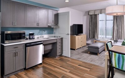 Homewood Suites by Hilton Des Moines Airport
