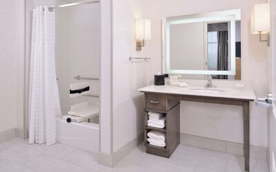 Homewood Suites by Hilton Des Moines Airport