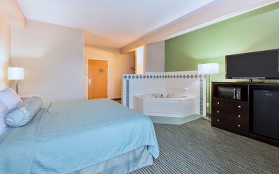 AmericInn by Wyndham Des Moines Airport