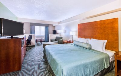 AmericInn by Wyndham Des Moines Airport