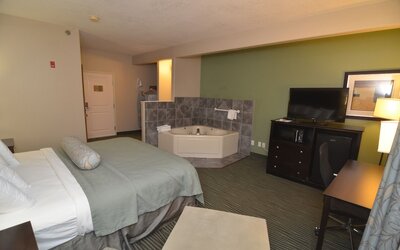 AmericInn by Wyndham Des Moines Airport