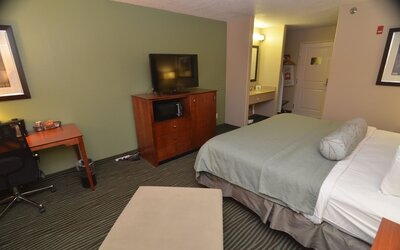 AmericInn by Wyndham Des Moines Airport