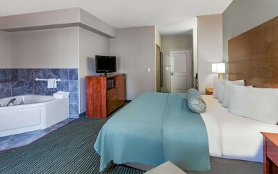 AmericInn by Wyndham Des Moines Airport