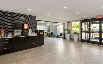La Quinta Inn & Suites by Wyndham Des Moines West Clive