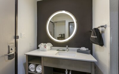 La Quinta Inn & Suites by Wyndham Des Moines West Clive