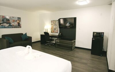 La Quinta Inn & Suites by Wyndham Des Moines West Clive