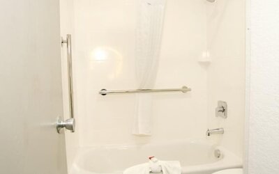 La Quinta Inn & Suites by Wyndham Des Moines West Clive