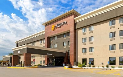 La Quinta Inn & Suites by Wyndham Des Moines West Clive