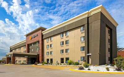 La Quinta Inn & Suites by Wyndham Des Moines West Clive