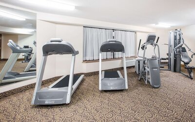 Ramada Tropics Resort & Conf Center by Wyndham Des Moines