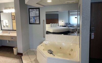 AmericInn by Wyndham Ankeny/Des Moines