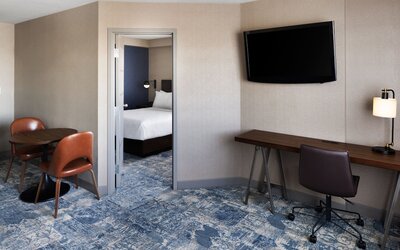 Four Points by Sheraton Edmonton South