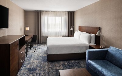 Four Points by Sheraton Edmonton South