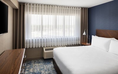 Four Points by Sheraton Edmonton South