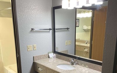 AmericInn by Wyndham Ankeny/Des Moines