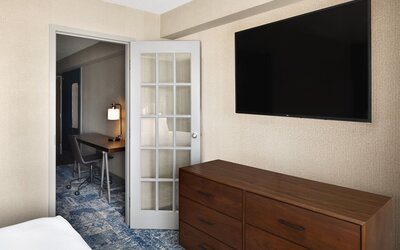 Four Points by Sheraton Edmonton South