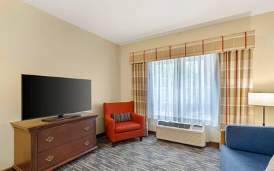 Country Inn & Suites by Radisson, Des Moines West, IA