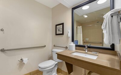 Country Inn & Suites by Radisson, Des Moines West, IA