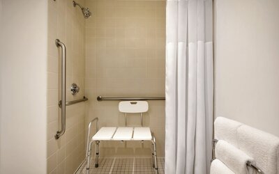 Country Inn & Suites by Radisson, Des Moines West, IA