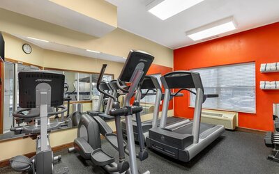 Country Inn & Suites by Radisson, Des Moines West, IA