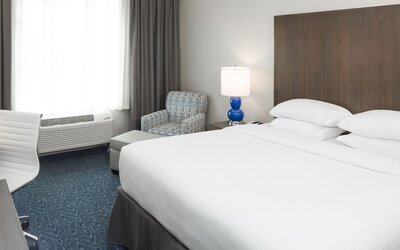 Hotel Renovo Des Moines Urbandale,Tapestry Collection Hilton