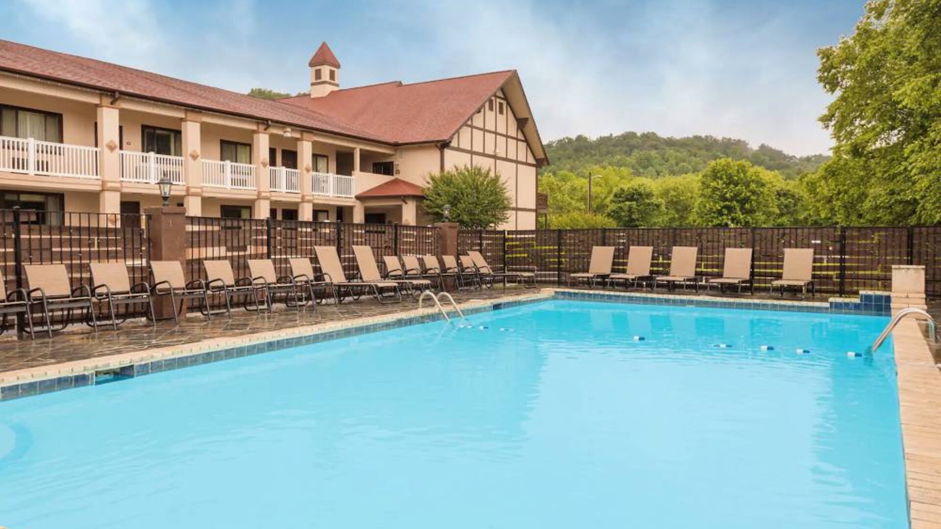 Baymont Inn & Suites