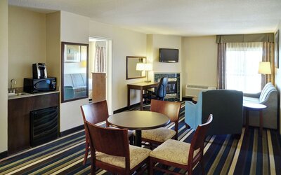 Standard Room, 1 Queen Bed, Accessible (Mobility, Roll-In Shower)