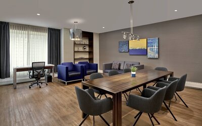 Delta Hotels by Marriott Edmonton Centre Suites