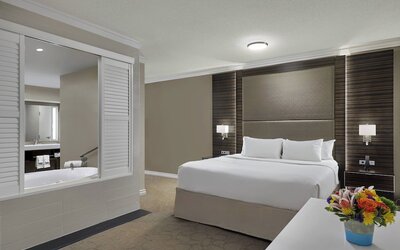Delta Hotels by Marriott Edmonton Centre Suites