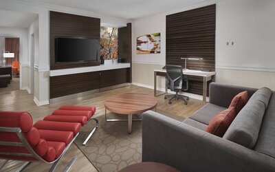 Delta Hotels by Marriott Edmonton Centre Suites