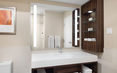 Delta Hotels by Marriott Edmonton Centre Suites