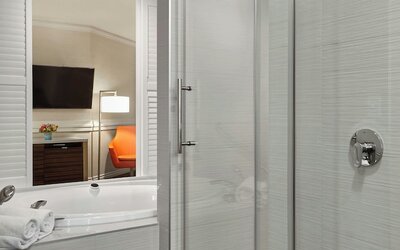 Delta Hotels by Marriott Edmonton Centre Suites