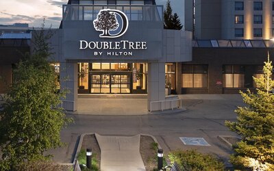 DoubleTree by Hilton Hotel West Edmonton