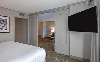 DoubleTree by Hilton Hotel West Edmonton