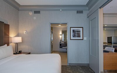 DoubleTree by Hilton Hotel West Edmonton
