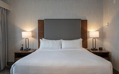 DoubleTree by Hilton Hotel West Edmonton