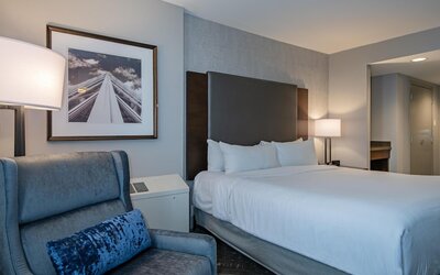DoubleTree by Hilton Hotel West Edmonton