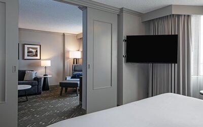 DoubleTree by Hilton Hotel West Edmonton