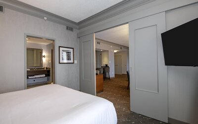 DoubleTree by Hilton Hotel West Edmonton