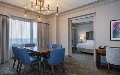 DoubleTree by Hilton Hotel West Edmonton