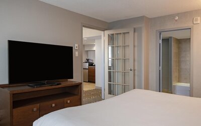 DoubleTree by Hilton Hotel West Edmonton