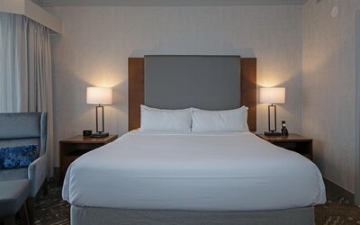 DoubleTree by Hilton Hotel West Edmonton