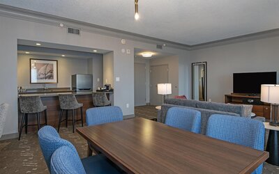 DoubleTree by Hilton Hotel West Edmonton