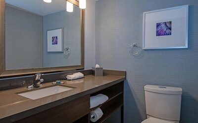 DoubleTree by Hilton Hotel West Edmonton