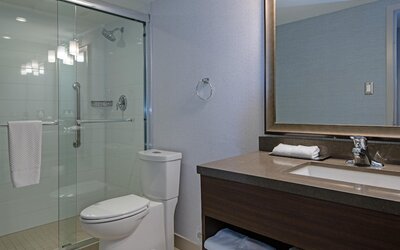 DoubleTree by Hilton Hotel West Edmonton