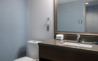 DoubleTree by Hilton Hotel West Edmonton
