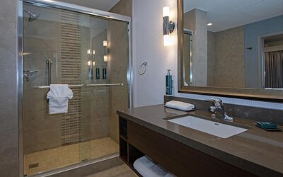 DoubleTree by Hilton Hotel West Edmonton